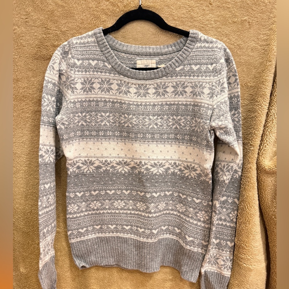 Sweater - Picture 1 of 4